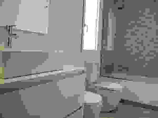 CECILIA POZZI INTERIORISMO Minimalist style bathroom
