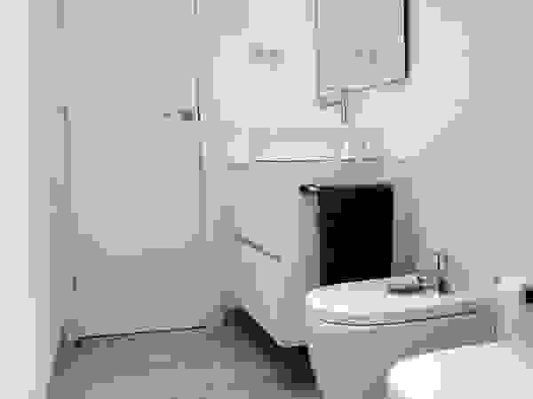 CECILIA POZZI INTERIORISMO Modern bathroom