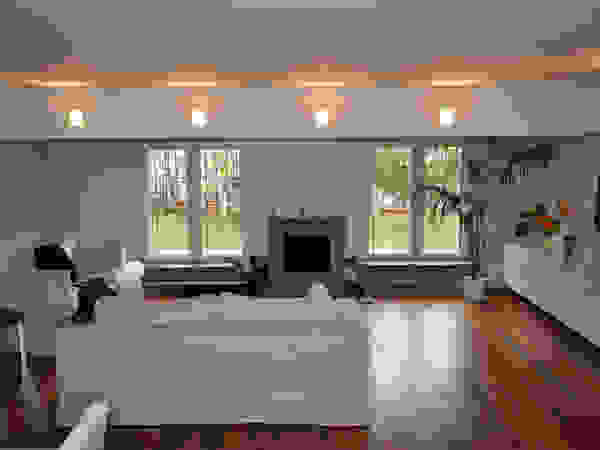 Improver Studio Modern living room