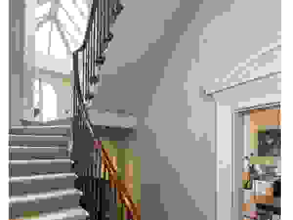 DF Design Classic style corridor, hallway and stairs