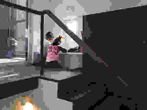 株式会社コウド一級建築士事務所 Moderner Flur, Diele & Treppenhaus