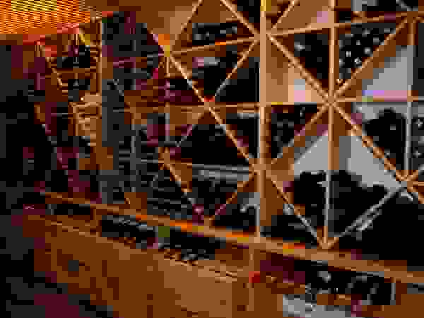 Adrados taller de ebanistería Wine cellar