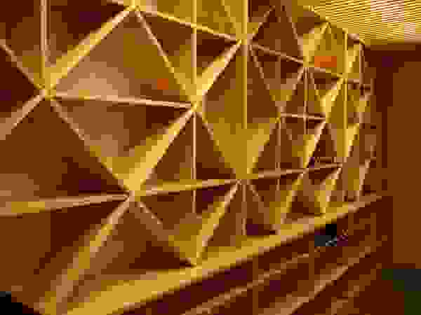 Adrados taller de ebanistería Modern Home Wine Cellar