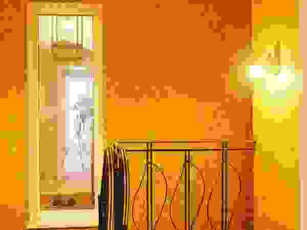 Архитектор Владимир Калашников Classic style corridor, hallway and stairs