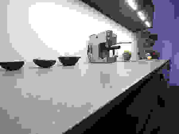 van risk Minimalist kitchen