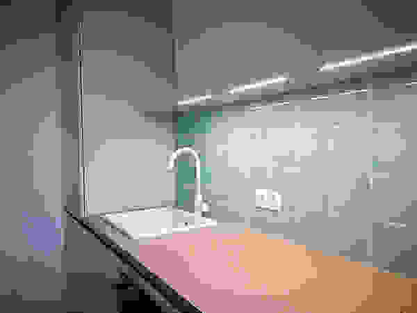 van risk Modern Kitchen
