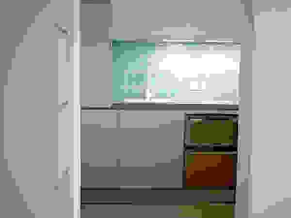 van risk Modern Kitchen