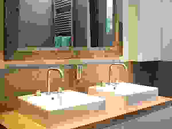 Helm Design by Helm Einrichtung GmbH BathroomSinks