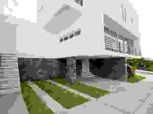 JF ARQUITECTOS Minimalist house