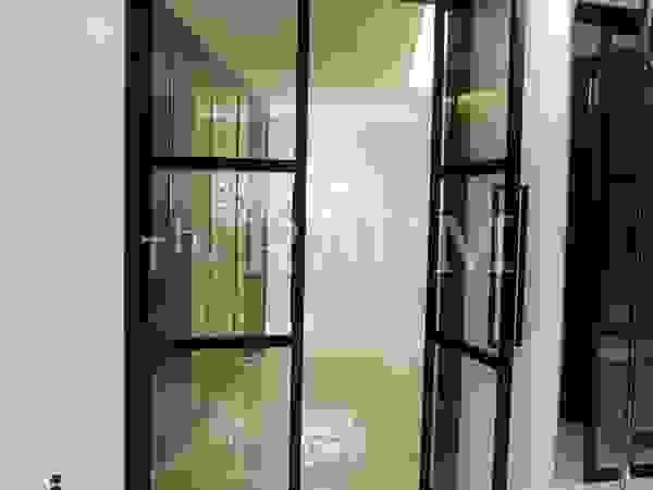 (주)이지테크(EASYTECH Inc.) Modern Corridor, Hallway and Staircase
