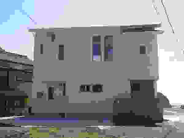 鶴巻デザイン室 Modern houses