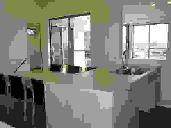 鶴巻デザイン室 Modern kitchen