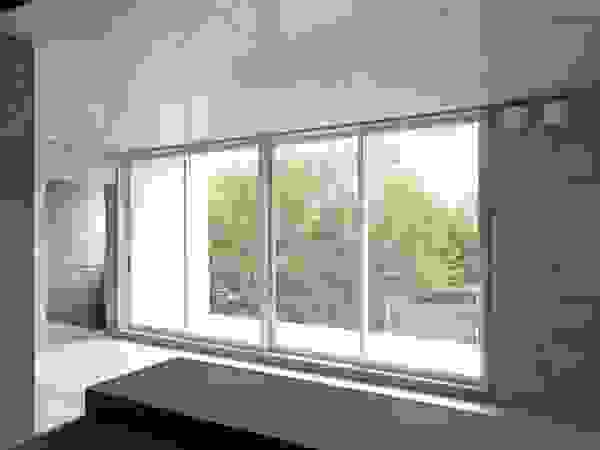 市原忍建築設計事務所 / Shinobu Ichihara Architects Moderne Fenster & Türen