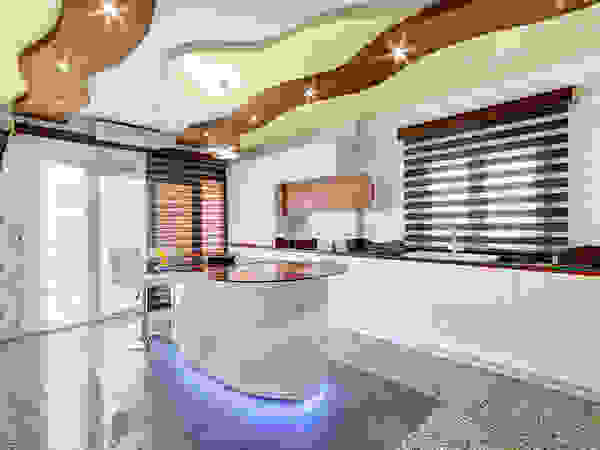 Espacios y Luz Fotografía KitchenCabinets & shelves