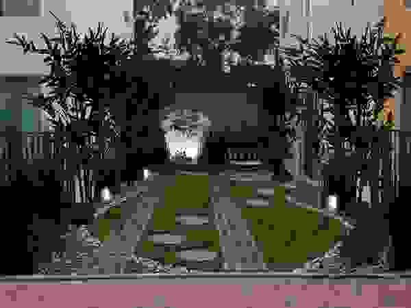 Zen Ambient Tropical style garden