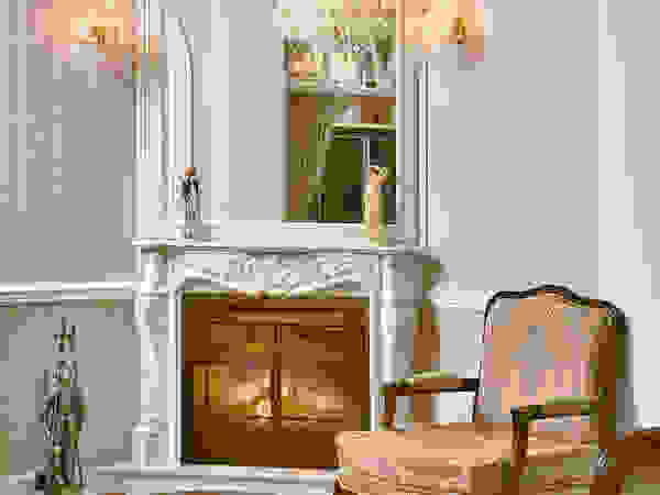 D&T Architects Classic style living room