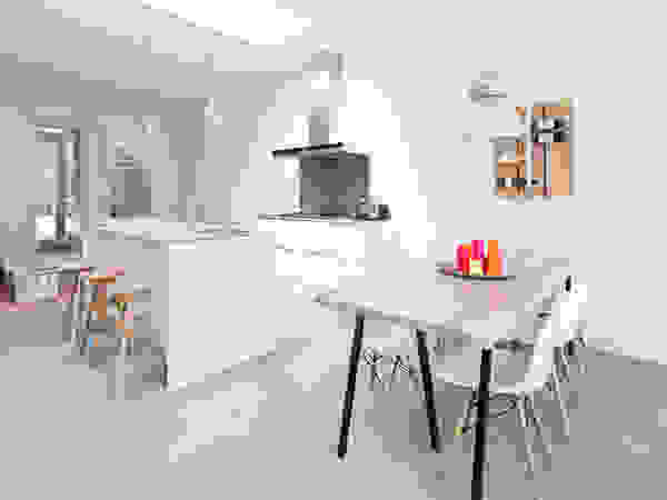 AERDE BORGERT ARCHITECTEN Modern kitchen