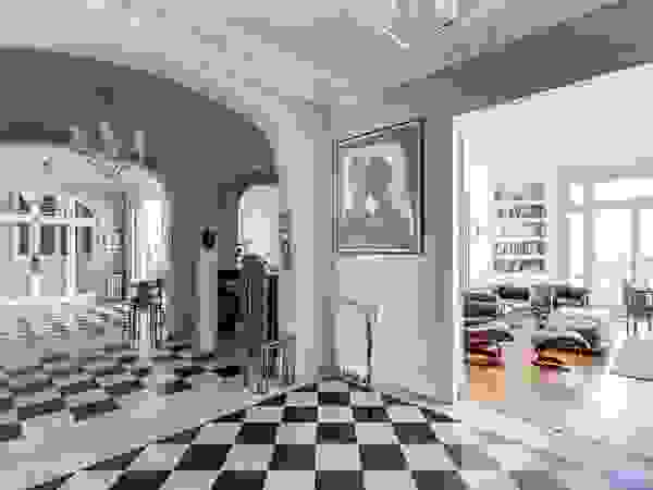 Meero Modern Corridor, Hallway and Staircase