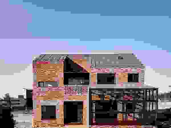 (주)유타건축사사무소 Modern Houses Bricks Brown