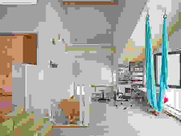 (주)유타건축사사무소 Modern Study Room and Home Office Wood Grey