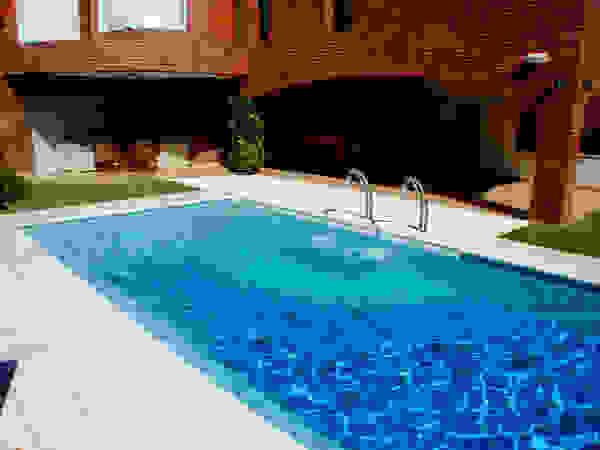 Piscinas Scualo Modern pool