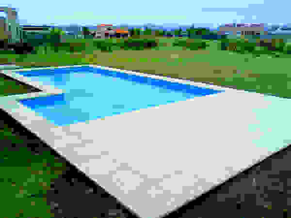 Piscinas Scualo Modern pool