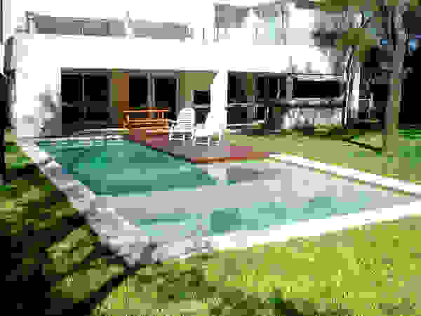 Piscinas Scualo Modern pool
