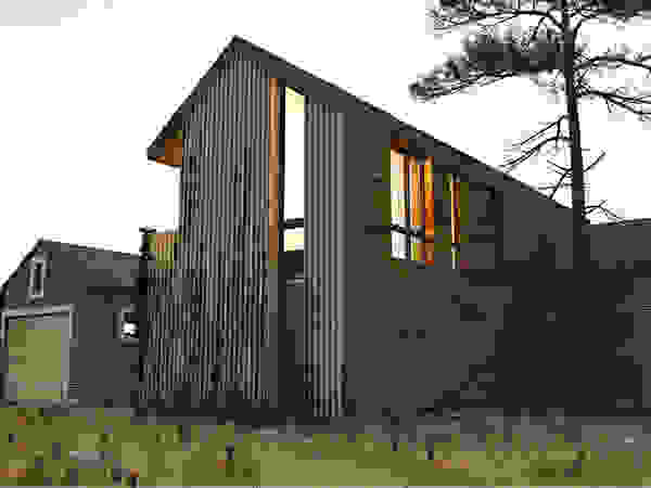 IK-architects Minimalist houses Wood Brown