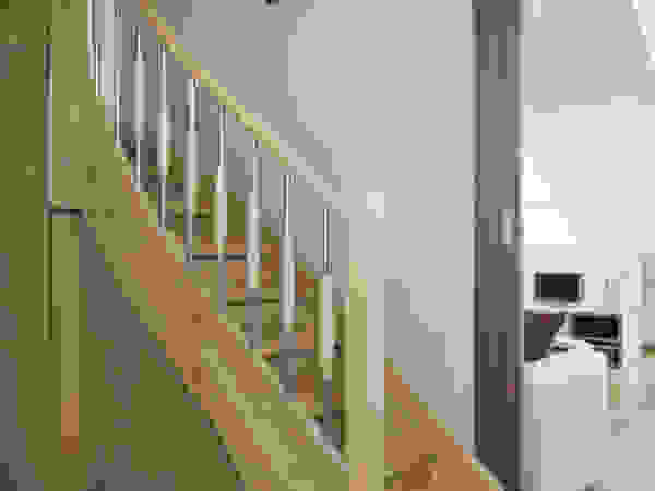 ARTEMA PRACOWANIA ARCHITEKTURY WNĘTRZ Modern corridor, hallway & stairs