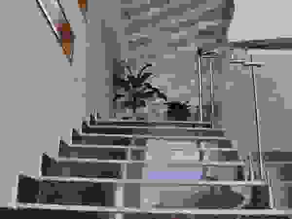 DESIGNER GALAXY Modern Corridor, Hallway and Staircase