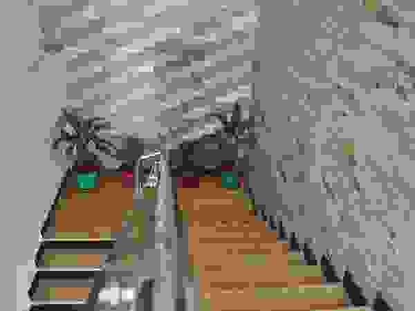 DESIGNER GALAXY Modern Corridor, Hallway and Staircase