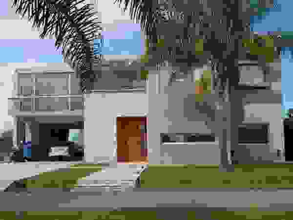 cm espacio & arquitectura srl Modern Houses