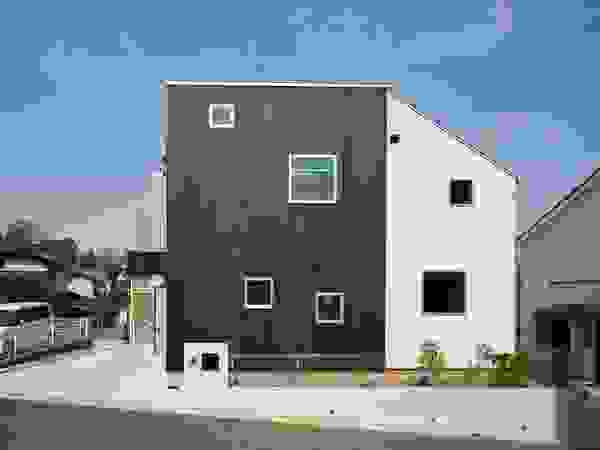 ディンプル建築設計事務所 Modern houses Wood Black
