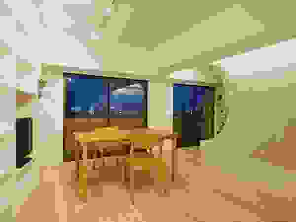 ディンプル建築設計事務所 Modern living room Synthetic White