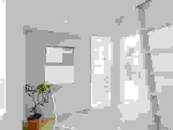 ディンプル建築設計事務所 Modern style bedroom Solid Wood White