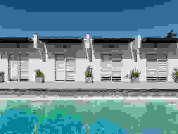 barqs bisio arquitectos Modern pool