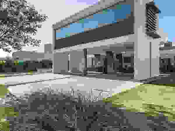 barqs bisio arquitectos Modern houses
