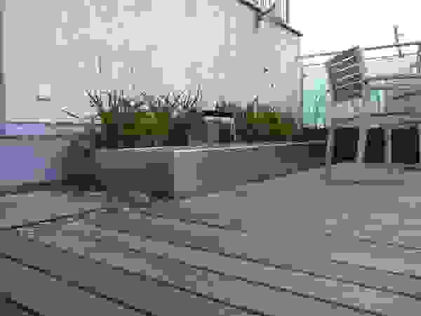 BEGRÜNDER Nowoczesny balkon, taras i weranda