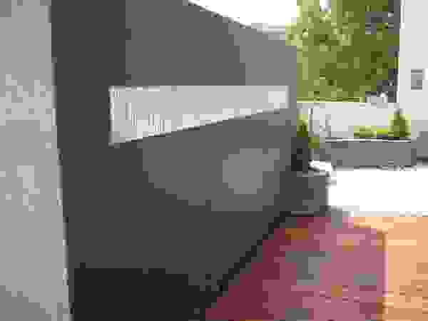 BEGRÜNDER Nowoczesny balkon, taras i weranda