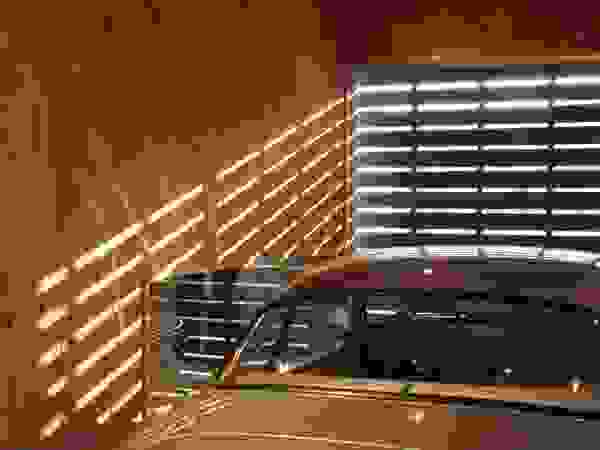 一級建築士事務所 Eee works Modern garage/shed Multicolored