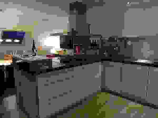 Tischlerei Charakterstück Modern kitchen