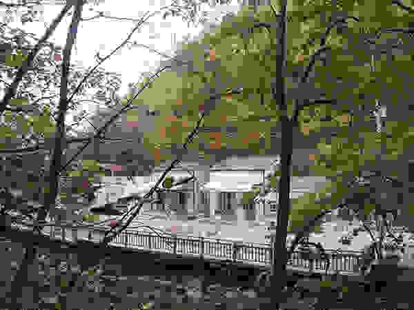 나무사이에 Commercial Spaces
