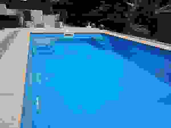 Compasspool Fertzigbecken Kunde FKB Schwimmbadtechnik Бассейн в стиле модерн
