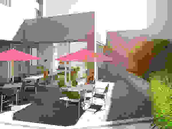 MIES GROUP Tropical style balcony, veranda & terrace