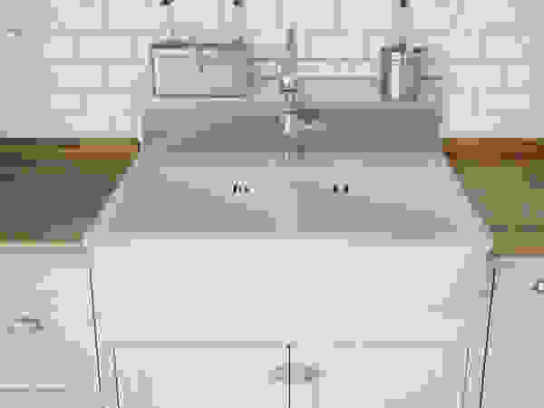 목소리 KitchenSinks & taps
