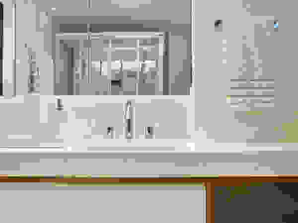 Isabela Lavenère Arquitetura Modern bathroom
