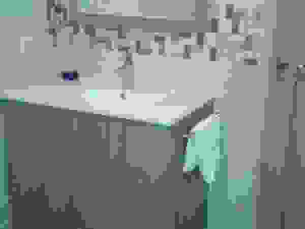 Construcciones y Reformas San Cibran, s.l. Modern style bathrooms