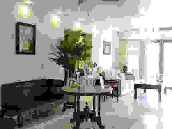 Construction Associates Salas de estar modernas