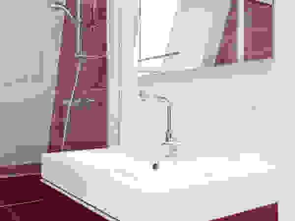 19 DEGRES Modern Bathroom
