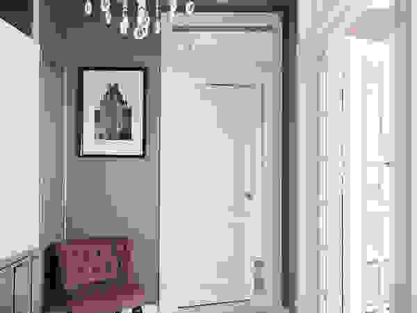 AGRAFFE design Classic style corridor, hallway and stairs